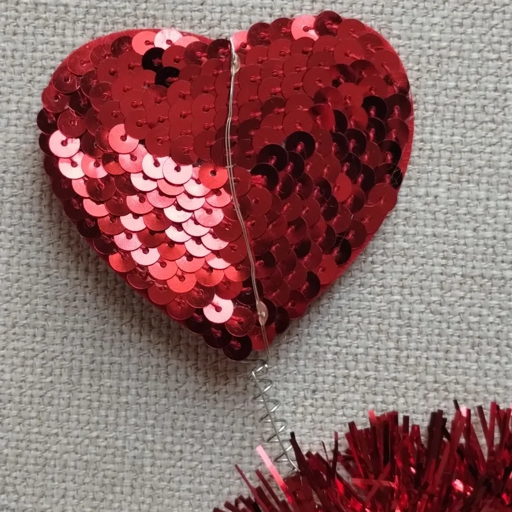 Valentine Light up Headbands with sequence Hearts 2in pack Red